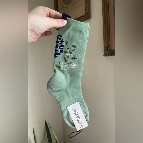 NWT- FP Movement Floral Forest Hike Socks - Picture 2 of 2